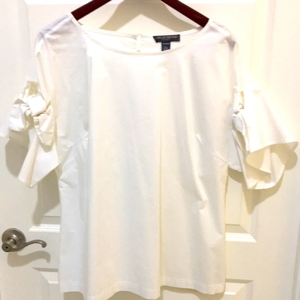 A pea in the pod Blouse white color Sz M NWOT